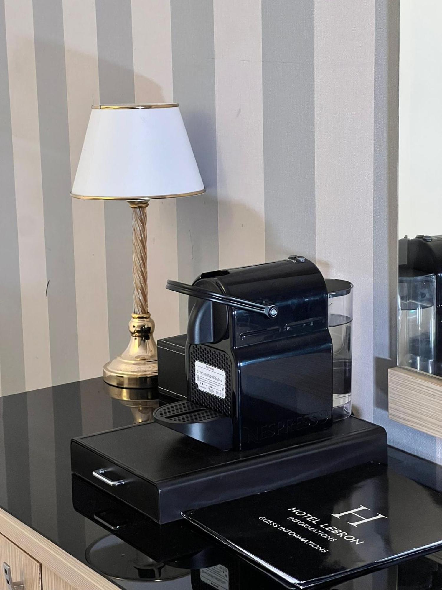 Hotel Lebron Paris Exterior photo